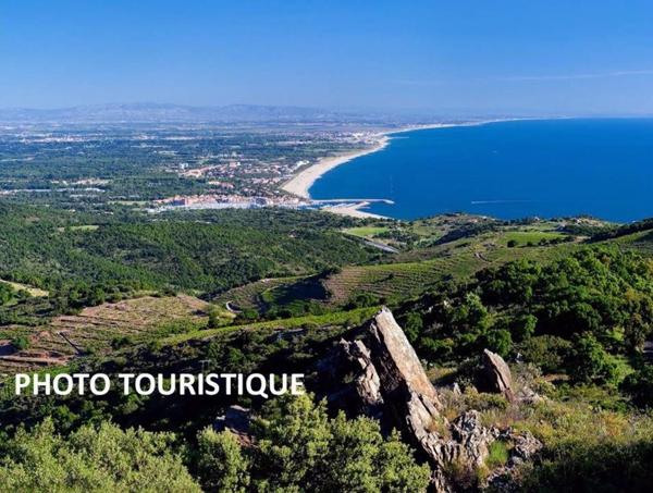 Terrain à bâtir 4 faces viabilisé exposé plain sud