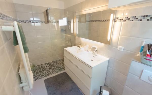 Maison à vendre    5 pièces •  Robiac-Rochessadoule