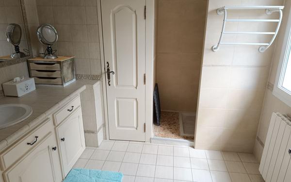 Maison à vendre    5 pièces •  Robiac-Rochessadoule