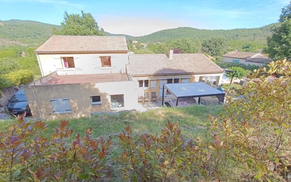 Maison à vendre    5 pièces •  Robiac-Rochessadoule