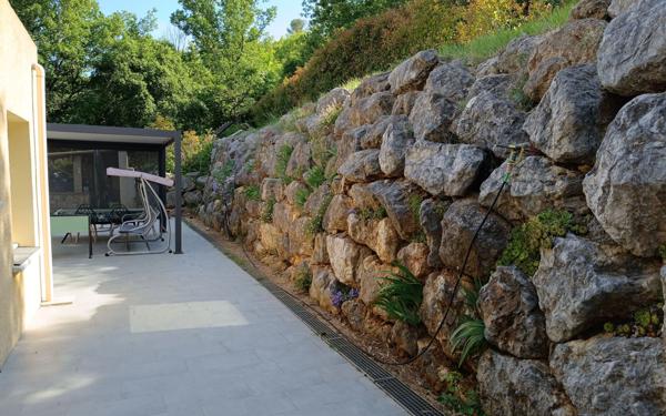 Maison à vendre    5 pièces •  Robiac-Rochessadoule