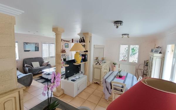 Maison à vendre    5 pièces •  Robiac-Rochessadoule