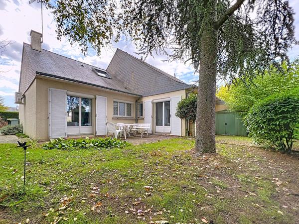 A vendre - Maison 4 chambres de 113 m² avec vie de plain-pied, jardin et garage "Angers Les Banchais"