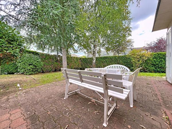 A vendre - Maison 4 chambres de 113 m² avec vie de plain-pied, jardin et garage "Angers Les Banchais"