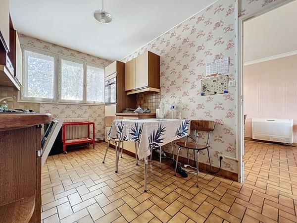 A vendre - Maison 4 chambres de 113 m² avec vie de plain-pied, jardin et garage "Angers Les Banchais"