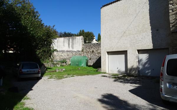 Maison à vendre    2 pièces •  Mane