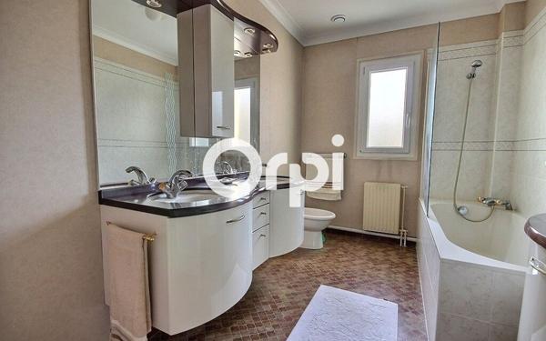 Maison à vendre    6 pièces • 142 m2 Élancourt