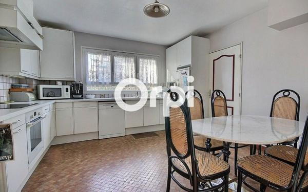 Maison à vendre    6 pièces • 142 m2 Élancourt