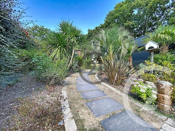 Maison à vendre  7 pièces - 175 m 2   GUERANDE  - 44