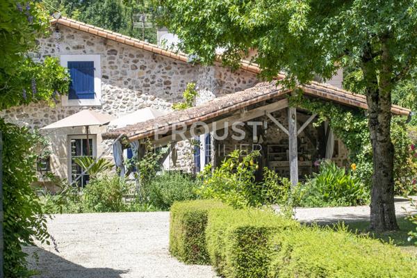En exclusivité Magnifique propriété dans un cadre exceptionnel, à 10 minutes d'une gare TGV.