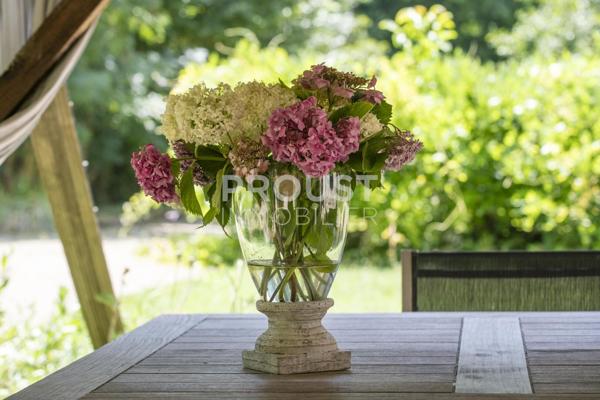 En exclusivité Magnifique propriété dans un cadre exceptionnel, à 10 minutes d'une gare TGV.