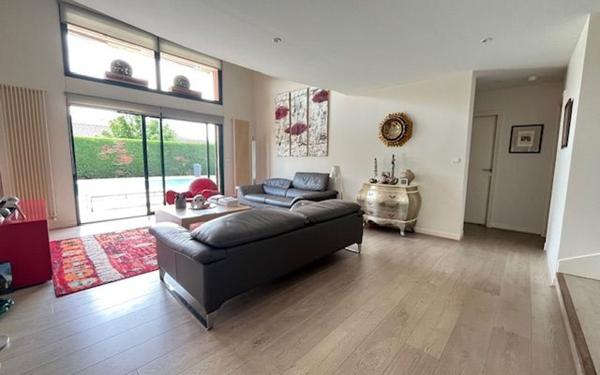 Maison à vendre    5 pièces • 210 m2 Toulouse