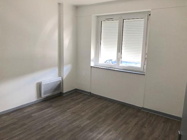 APPARTEMENT T4 AVEC TERRASSE, GARAGE ET PARKING PRIVE