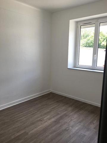 APPARTEMENT T4 AVEC TERRASSE, GARAGE ET PARKING PRIVE