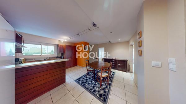 Spacieux T4 de 100 m² ? Rond-Point de Vannes, avec grand balcon traversant