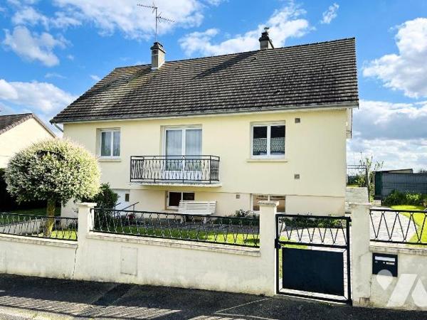 A vendre sur la commune de Marcey-les-Grèves, une maison construite en 1973 d'environ 76 m² hab...