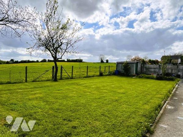 A vendre sur la commune de Marcey-les-Grèves, une maison construite en 1973 d'environ 76 m² hab...