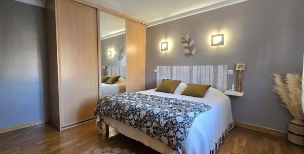 L'Isle-sur-la-Sorgue (84800) Villa 185m²- maison principale et appartement indépendant - Piscine - Terrain 728m²