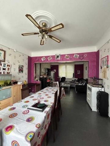 À vendre – Maison familiale avec terrain et dépendances.