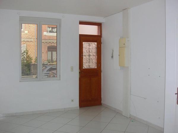 A proximite du Zenith,dans une rue calme,jolie amiénoise trés lumineuse,aucun travaux à prévoir.