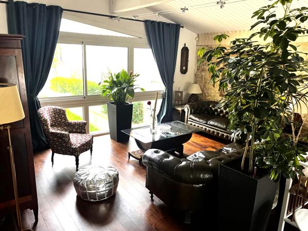 Murs Coeur de village - 7 pièce(s) 320 m2 330 m²