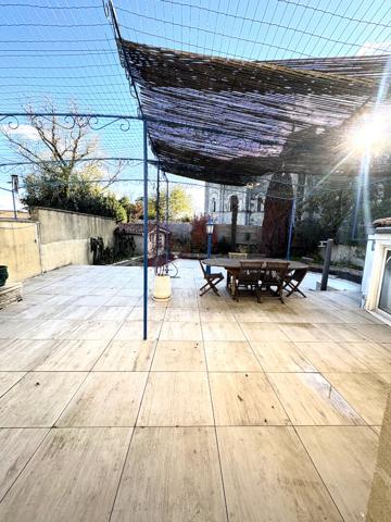 Murs Coeur de village - 7 pièce(s) 320 m2 330 m²