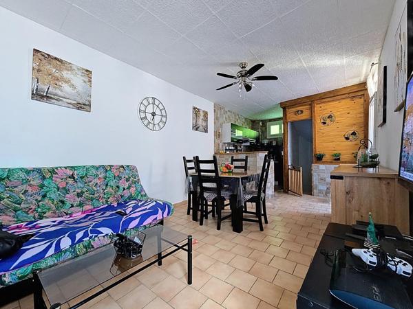 Maison de ville 3 chambres au cœur de Bédarieux – Bon état général avec balcons et buanderie