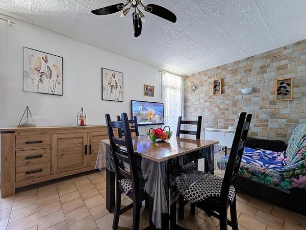 Maison de ville 3 chambres au cœur de Bédarieux – Bon état général avec balcons et buanderie