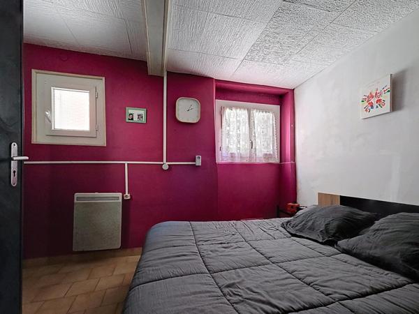 Maison de ville 3 chambres au cœur de Bédarieux – Bon état général avec balcons et buanderie