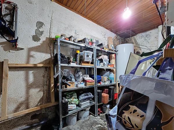 Maison de ville 3 chambres au cœur de Bédarieux – Bon état général avec balcons et buanderie