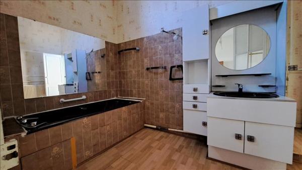 Appartement à vendre |  Coutras |  6 pièces | 171 m²