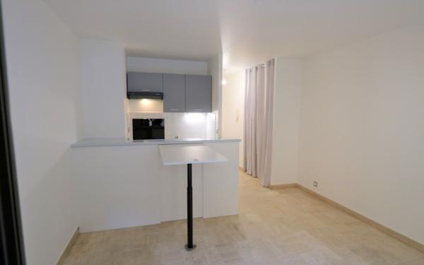 Appartement à louer    1 pièce •  Nice