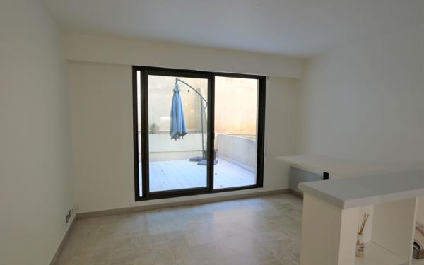 Appartement à louer    1 pièce •  Nice