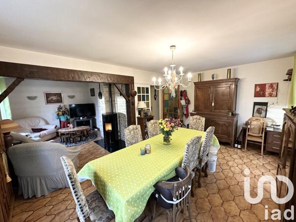 Maison traditionnelle 7 pièces de 133 m² à Saint-Rémy (14570)