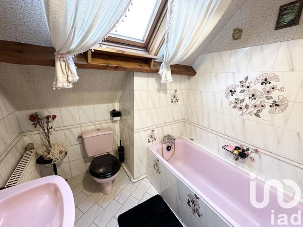 Maison traditionnelle 7 pièces de 133 m² à Saint-Rémy (14570)