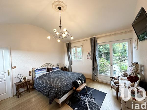 Maison traditionnelle 7 pièces de 133 m² à Saint-Rémy (14570)