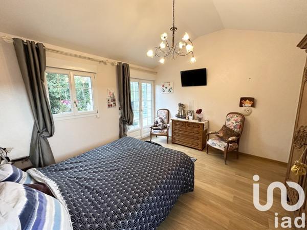 Maison traditionnelle 7 pièces de 133 m² à Saint-Rémy (14570)