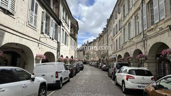 Vente                                                      Appartement
                        
                     4 pièces                      110 m2                     à Lons-le-Saunier