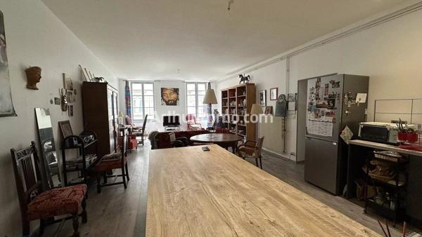 Vente                                                      Appartement
                        
                     4 pièces                      110 m2                     à Lons-le-Saunier