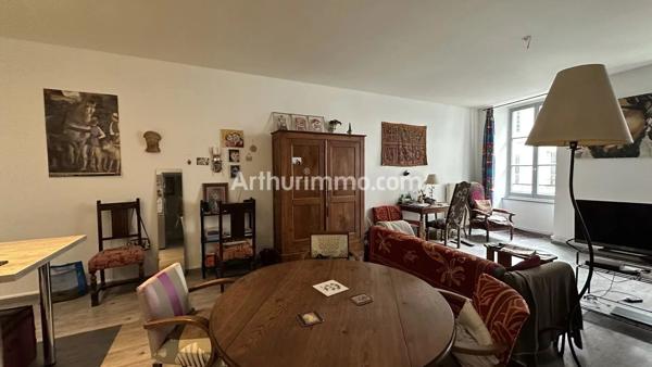 Vente                                                      Appartement
                        
                     4 pièces                      110 m2                     à Lons-le-Saunier