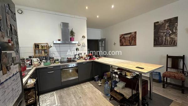 Vente                                                      Appartement
                        
                     4 pièces                      110 m2                     à Lons-le-Saunier