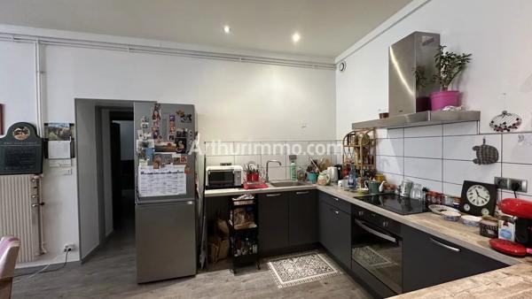 Vente                                                      Appartement
                        
                     4 pièces                      110 m2                     à Lons-le-Saunier