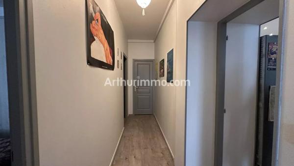 Vente                                                      Appartement
                        
                     4 pièces                      110 m2                     à Lons-le-Saunier