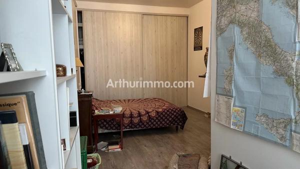 Vente                                                      Appartement
                        
                     4 pièces                      110 m2                     à Lons-le-Saunier