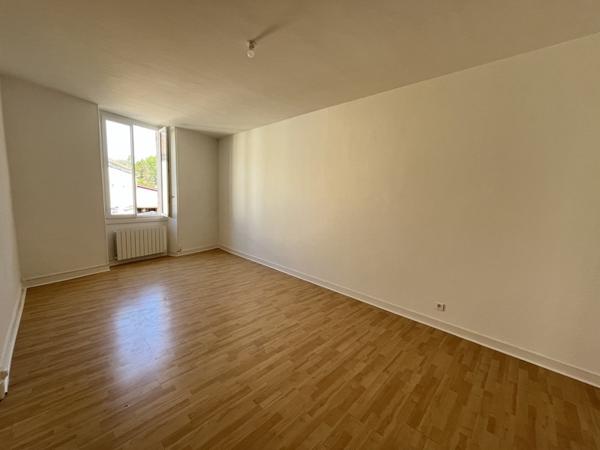 Appartement à louer 550 € CC Corgnac-sur-l'Isle 4 p 137 m² DPE C