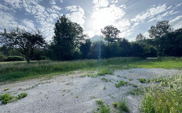 Terrain à vendre    Chauffayer