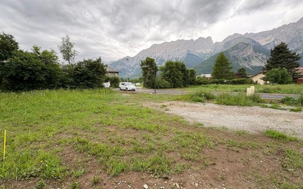 Terrain à vendre    Chauffayer