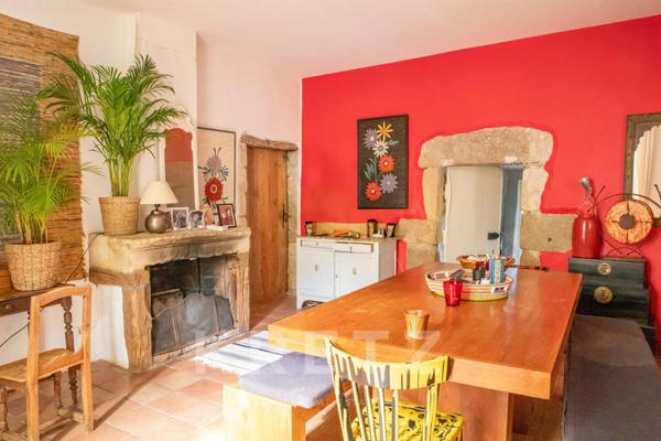 Magnifique hameau Provençal restauré avec piscine