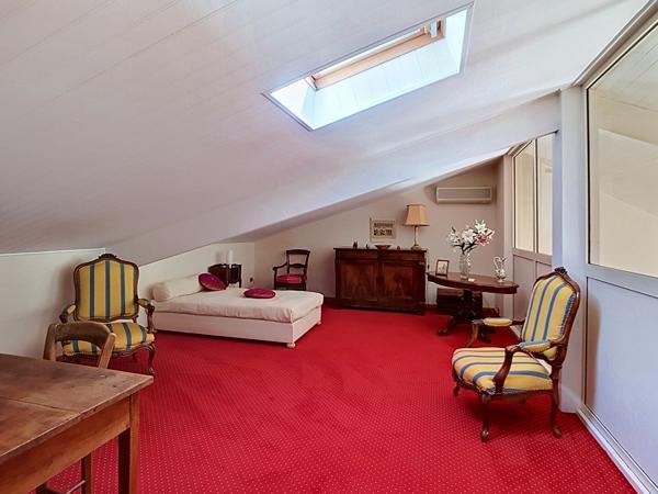 A VENDRE - Maison de 165m² - 5 chambres - Piscine - Saint Lys (31470)