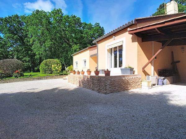 A VENDRE - Maison de 165m² - 5 chambres - Piscine - Saint Lys (31470)